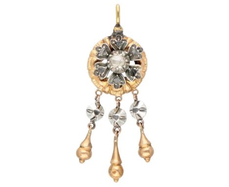 In antique condition, with repair at the eyelet and light signs of use. LxW: 5.4 x 1.9 cm. Weight: 5.28 grams.