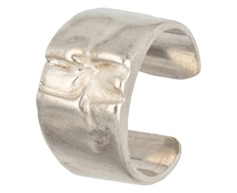 Hallmarks: 925, crown (for Finland), trident (for Lapponia), 925, B8 (1979), Lapponia. In good condition. Ring size: 18.25 mm