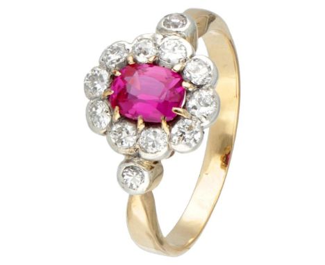 Set with 12 old cut diamonds of approx. 0.40 ct. in total (SI-P / H-I) in a white gold setting and a cushion cut synthetic ru