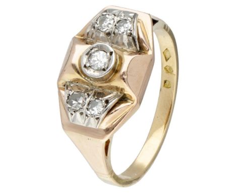 Hallmarks: 750, foreign hallmarks. Set with one old European cut diamond of approx. 0.04 ct. and 4 single cut diamonds of app