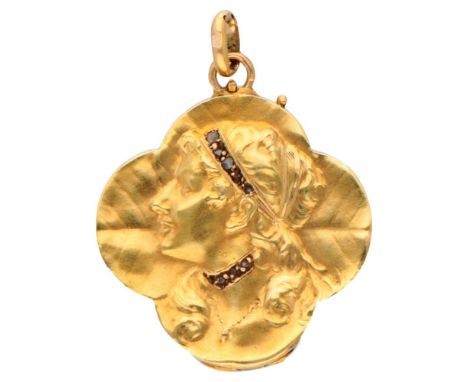 With monogram on the back and inscription 'VI' on the inside, front decorated with a repoussé in profile portrait of a lady w