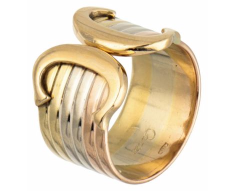 Hallmarks: Cartier, 750, 50. Serial number: 165608. In good condition. Ring size: 16 mm / 50 mm, ring width: 10 mm. Weight: 6