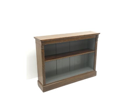 Edwardian oak bookcase, projecting cornice, single shelf, plinth supportDimensions: Height:&nbsp;91cm&nbsp; Length/Width:&nbs