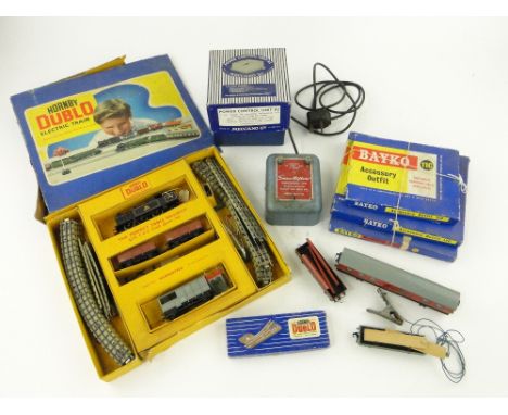 Hornby Dublo boxed electric trainset,
Bayko accessories, etc.