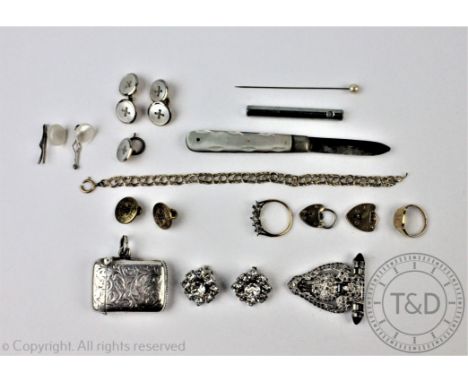 A collection of jewellery to include; a pair of mother of pearl inset button type cufflinks, verso stamped '18ct' with chain 