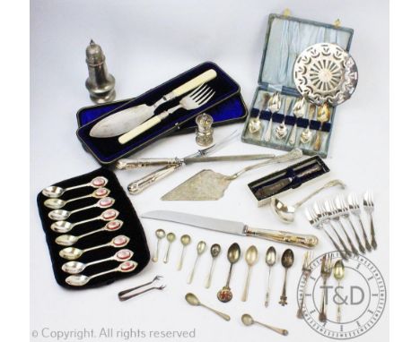 Assorted silver and plated wares, to include; a George III silver pounce pot, a Kings pattern bread knife, a presentation tro