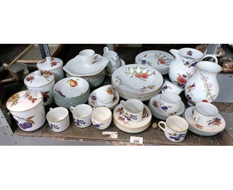 Collection of Royal Worcester "Evesham" pattern ceramics