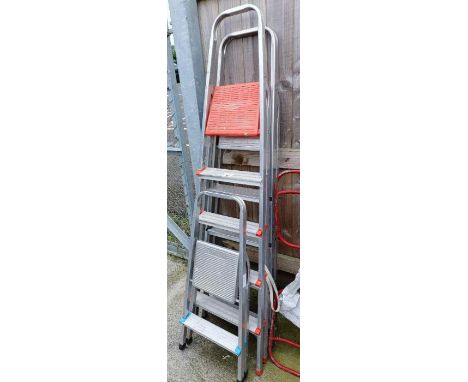 3 aluminium step ladders 