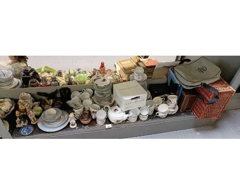 Ceramics &amp; collectables to include Royal Worcester "Evesham", Goebel figures, wooden fruit &amp; other items