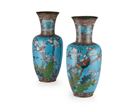 PAIR OF LARGE CLOISONNÉ ENAMEL VASES MEIJI / TAISHO PERIOD 明治或大正 銅胎掐絲琺瑯花鳥紋大瓶（一對） each of baluster form, decorated with pheasa