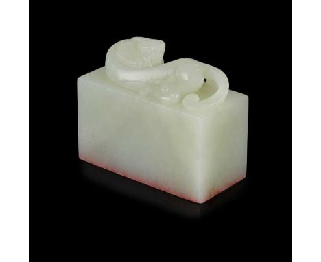 PALE CELADON JADE 'CHILONG DRAGON' SEAL 20TH CENTURY  二十世紀 青白玉雕螭龍鈕長方形印 the rectangular podium carved in high relief with a si