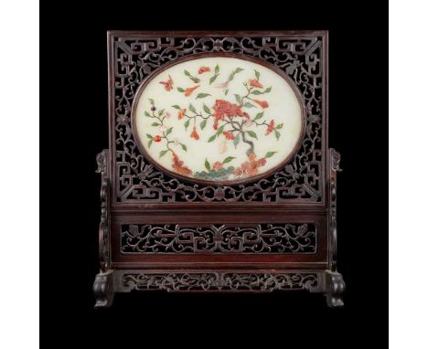 HARDSTONE INLAID CELADON JADE INSET CARVED WOOD TABLE SCREEN QING DYNASTY, 19TH CENTURY 清 百寶嵌青玉花鳥圖透雕座屏 the reticulated screen