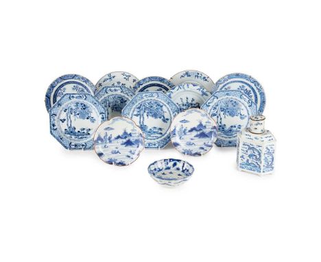 GROUP OF FOURTEEN BLUE AND WHITE WARES 18TH-20TH CENTURY 十八至二十世紀 各式青花盤、碟 及 蓋罐（共十四件） comprising: six circular plates; four oct