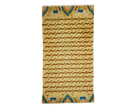 TIBETAN 'TIGER' WOOL RUG 20TH CENTURY 二十世紀 西藏毛料虎紋毯氈 woven with abstract tiger strips in light brown on a honey-gold ground, e