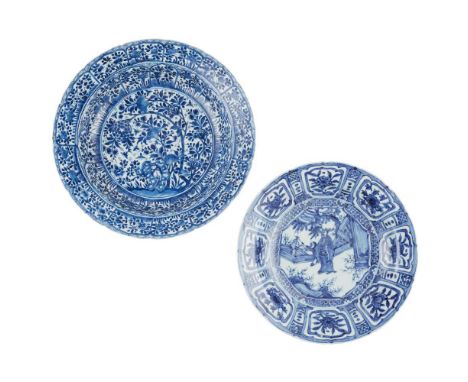 TWO KRAAK-STYLE BLUE AND WHITE FOLIATE PLATES  MING AND QING DYNASTY 明代 青花人物紋盤 及 清康熙 青花花卉紋盤（共兩件） one Ming-dynasty plate decor