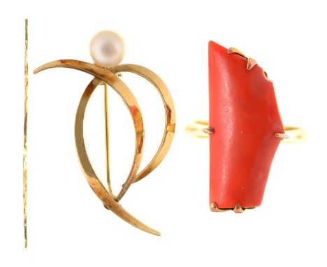 A coral twig ring, in gold, size P, a cultured pearl and gold brooch and a gold necklet, all late 20th c, each marked 14k, 11