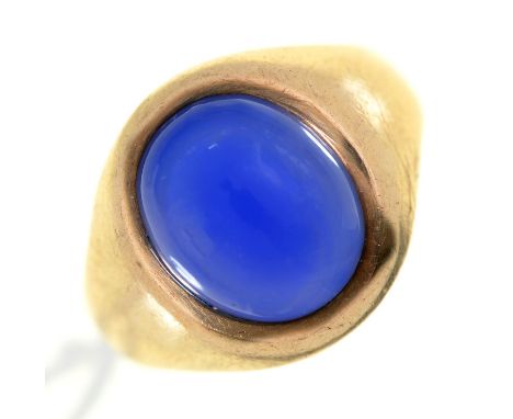 A blue stone ring, in 9ct gold, marks rubbed, 4.5g, size M Light wear, hoop a little bent