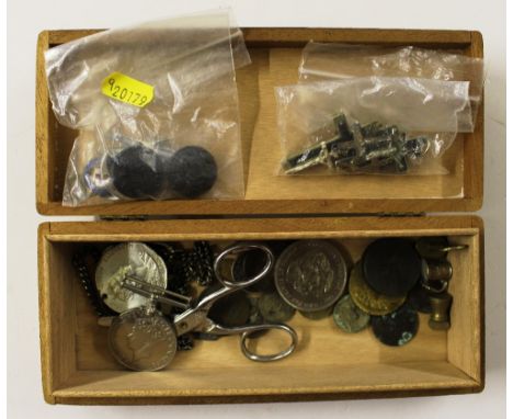 A wooden box containing coinage, a WW2 medal, etc.