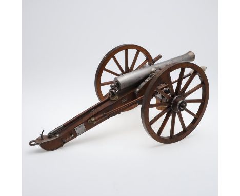 A fully functioning and accurate model of a 19th century field gun with a 39cm barrel with indistinct numbering to the unders