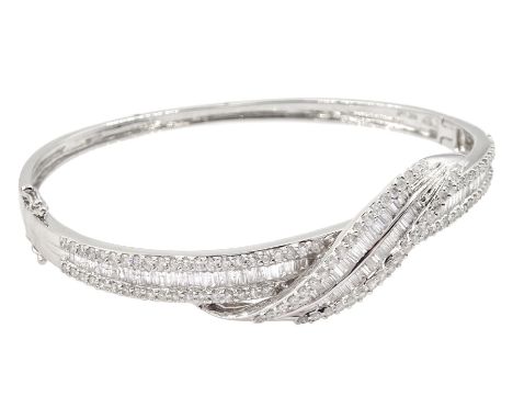 18ct white gold round brilliant cut and baguette cut diamond hinged bangle, stamped 750, total diamond weight approx 2.70 car