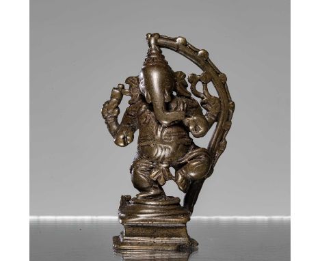 Dimensions: Height 6,2 cm Wide 4 cm Depth 2,3 cmWeight: 76,4 grams The Remover of Obstacles wearing a short striated dhoti, s
