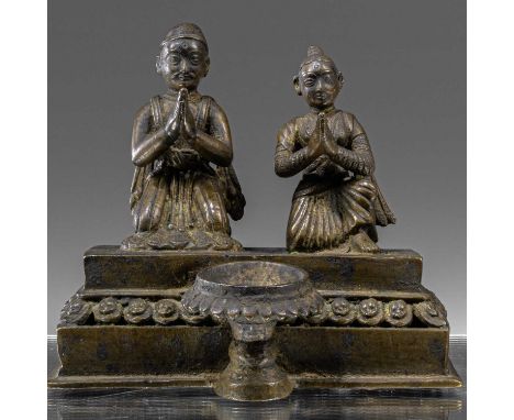 Dimension: Height 11,2 cm ; Wide 12,7 cm ; Depth 9,2 cmWeight: 773,2 grams  Finely cast brass devotional oil lamp commissione