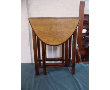 An Oak Drop Leaf Gate Legged Table, 59cm Long  