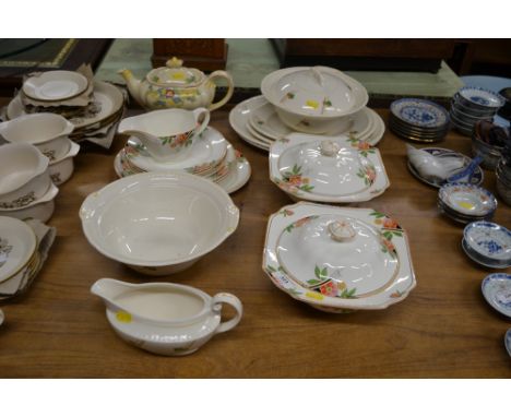 A quantity of Art Deco dinnerware and a teapot