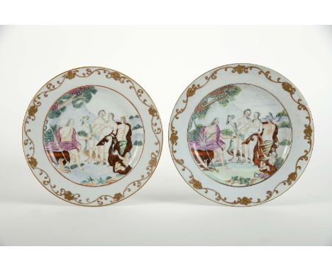 A pair of plates, Chinese export porcelain, polychrome and gilt decoration "Judgement of Paris", rim with gilt decoration "Fl
