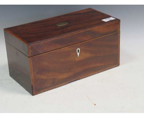 An early 19th century mahogany tea caddy 15.5 x 31 x 15.5cm