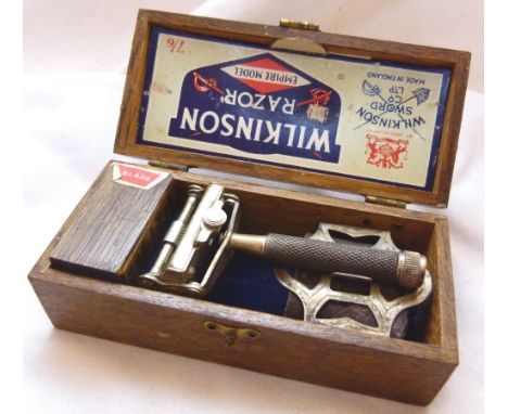 WILKINSON RAZOR. Original cased Wilkinson gents razor