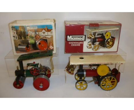 A Mamod live steam Showman's Engine, 13" long, boxed, and a Mamod S.R.1a steam roller, live steam, 10" long, boxed (associate