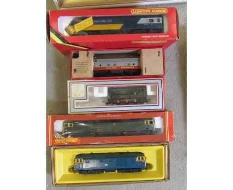 Hornby Railways G.R. Hymek diesel locomotive, Brunel B.R. Green Diesel, B.R. High Speed Class 253 Set, Triang R57 Diesel and 