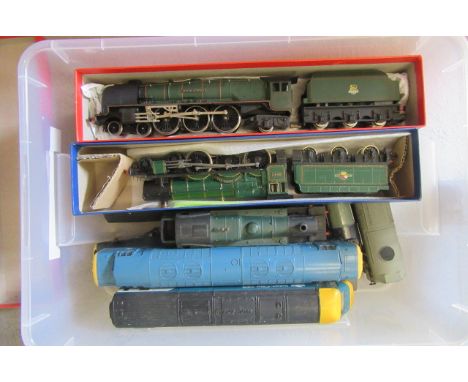 Twelve diesel and steam locomotives by Hornby and Lima including B.R. Class 40, Intercity 125 and 4-6-2 City of Lichfield, so