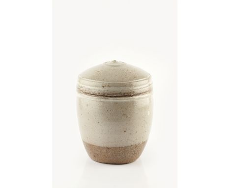 Richard Batterham (b.1936) Storage jar 23.5cm high.