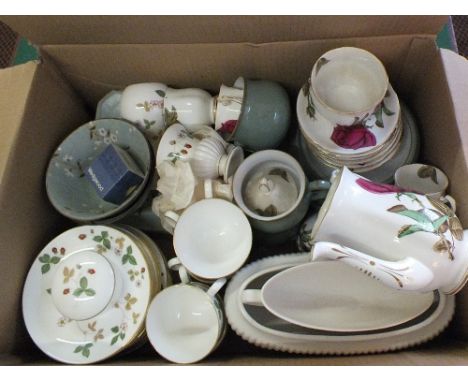 A leaf decorated part dinner and tea set plus other china (five boxes)