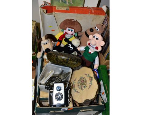 A BOX AND LOOSE TOYS, METALWARES AND VINTAGE ELECTRICAL APPLICANCES to include six Wallace and Gromit soft toys (Wallace, Gro
