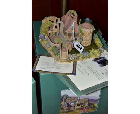 A BOXED LIMITED EDITION LILLIPUT LANE SCULPTURE, Scotney Castle Garden L2013, No.336/4500, with deeds, certificate and leafle