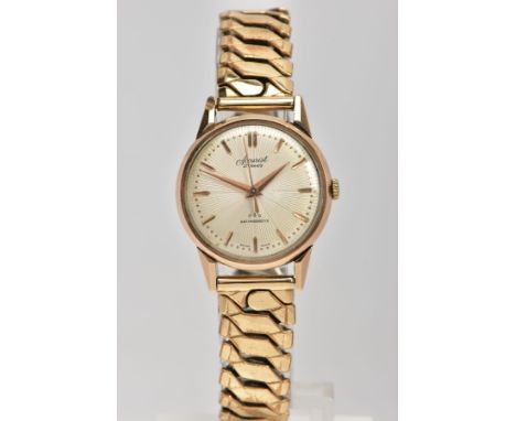 A GENTS 9CT GOLD 'ACCURIST' WRISTWATCH, hand wound movement, round engine turned design, champagne dial signed 'Accurist 21 j