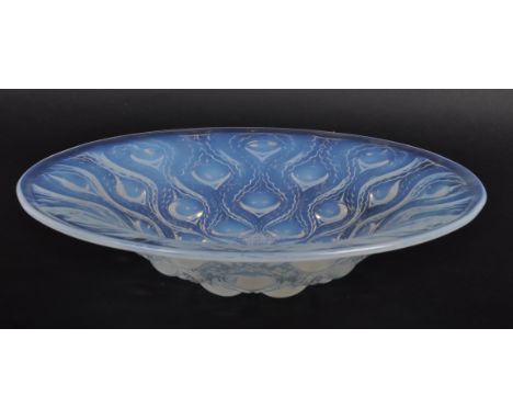 Rene Lalique (French 1860-1945) - A French 1920's opalescent glass patterned dish / fruit bowl. Featuring raised oval pattern