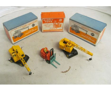 Two boxed Dinky Mobile Cranes 571 and a Fork Lift Truck