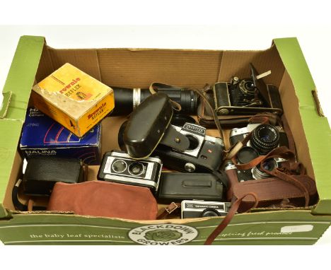 A TRAY CONTAINING VINTAGE FILM CAMERAS including a Ihagee Exa 11b fitted with a Gorlitz 50mm f 2.8 lens, a FED 2 type c fitte