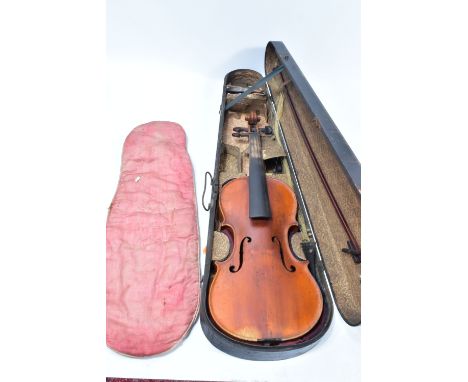 AN EARLY 20th CENTURY  GERMAN 3/4 SIZE VIOLIN badged Antonius Stradivarius Germany to the interior, two piece spruce table wi