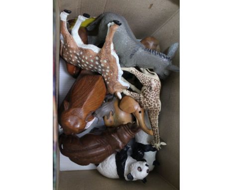 A SMALL BOX CONTAINING MODEL ANIMALS VARIOUS 