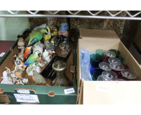 A BOX CONTAINING AN EXTENSIVE SELECTION OF MODEL BIRDS VARIOUS together with a selection of 19th century coloured bowled drin