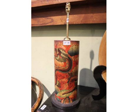 AN ORIENTAL DESIGN TABLE LAMP DECORATED WITH A DRAGON 