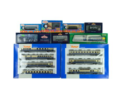 Boxed Bachmann, Roco, Hornby "Thomas &amp; Friends" and Meccano model railway locomotives and rolling stock, etc