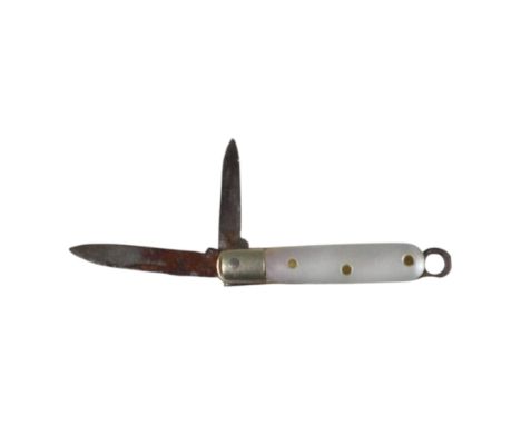A late 19th / early 20th Century diminutive folding fob pen knife having mother-of-pearl grip scales, 48 mm open
