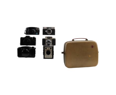 A group of vintage Kodak, Coronet and other cameras