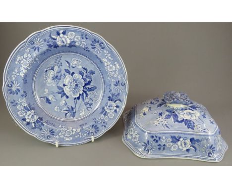 An early nineteenth century blue and white transfer-printed Spode Botanical series soup dish and vegetable tureen lid, c. 182